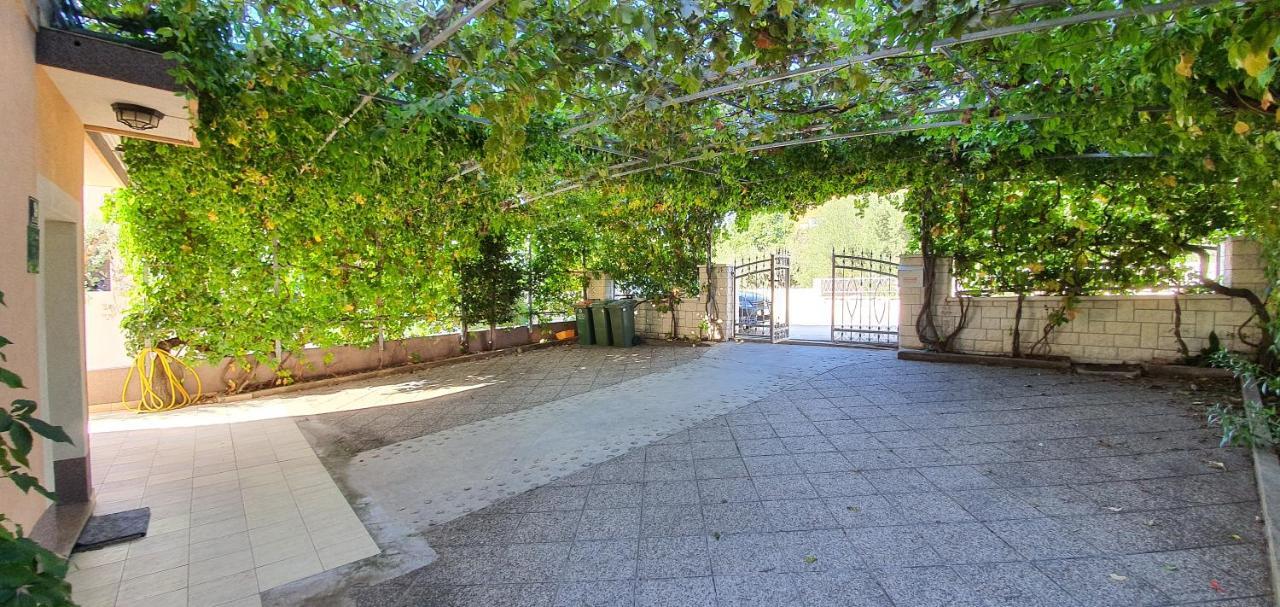 Apartmani Mira Vodice Exterior photo
