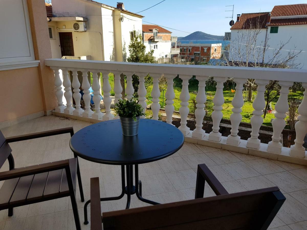 Apartmani Mira Vodice Exterior photo