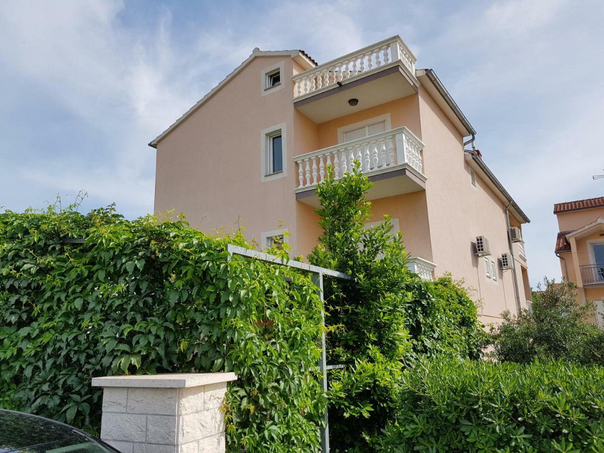 Apartmani Mira Vodice Exterior photo